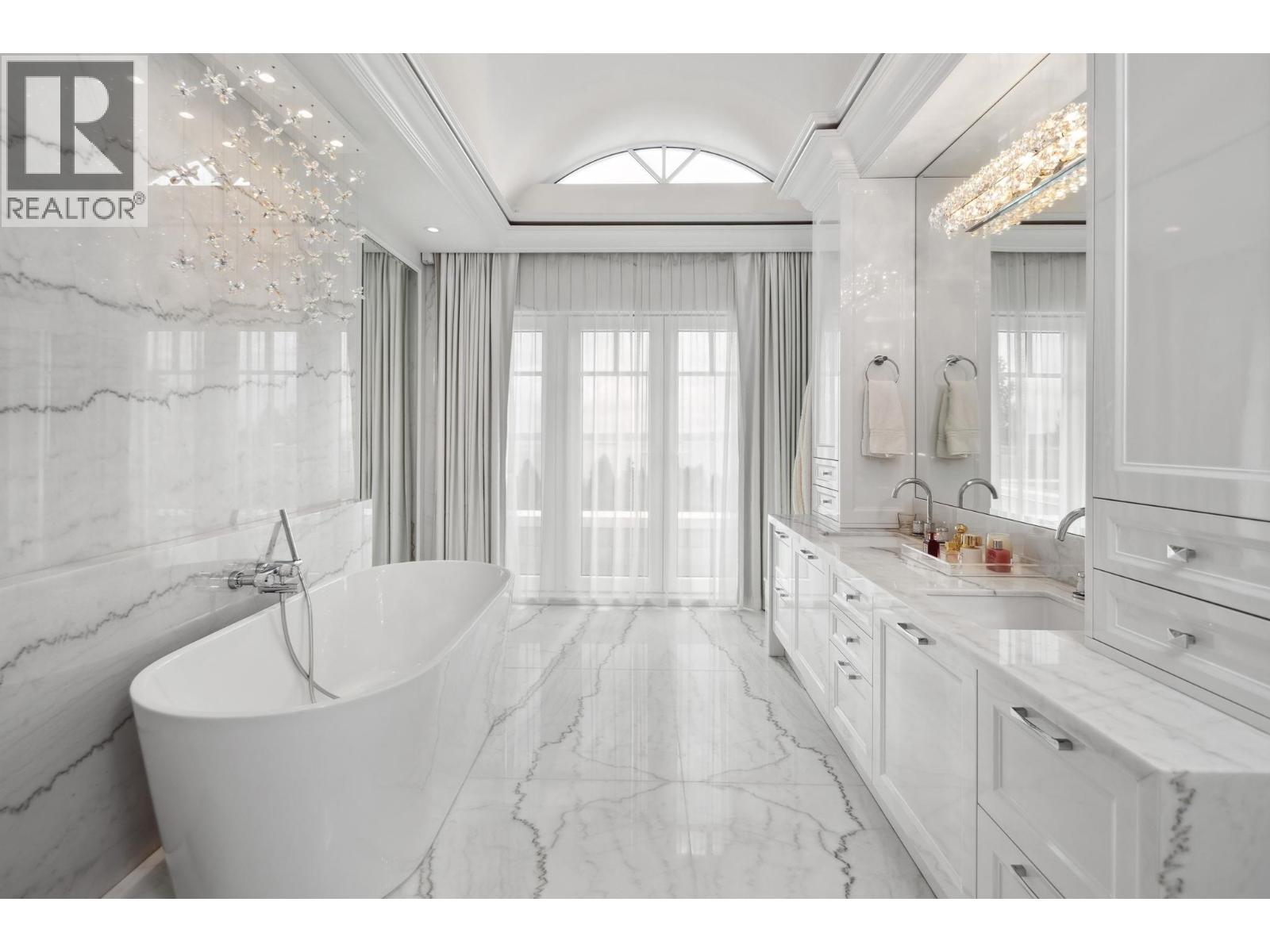 2531 NELSON AVENUE, West Vancouver