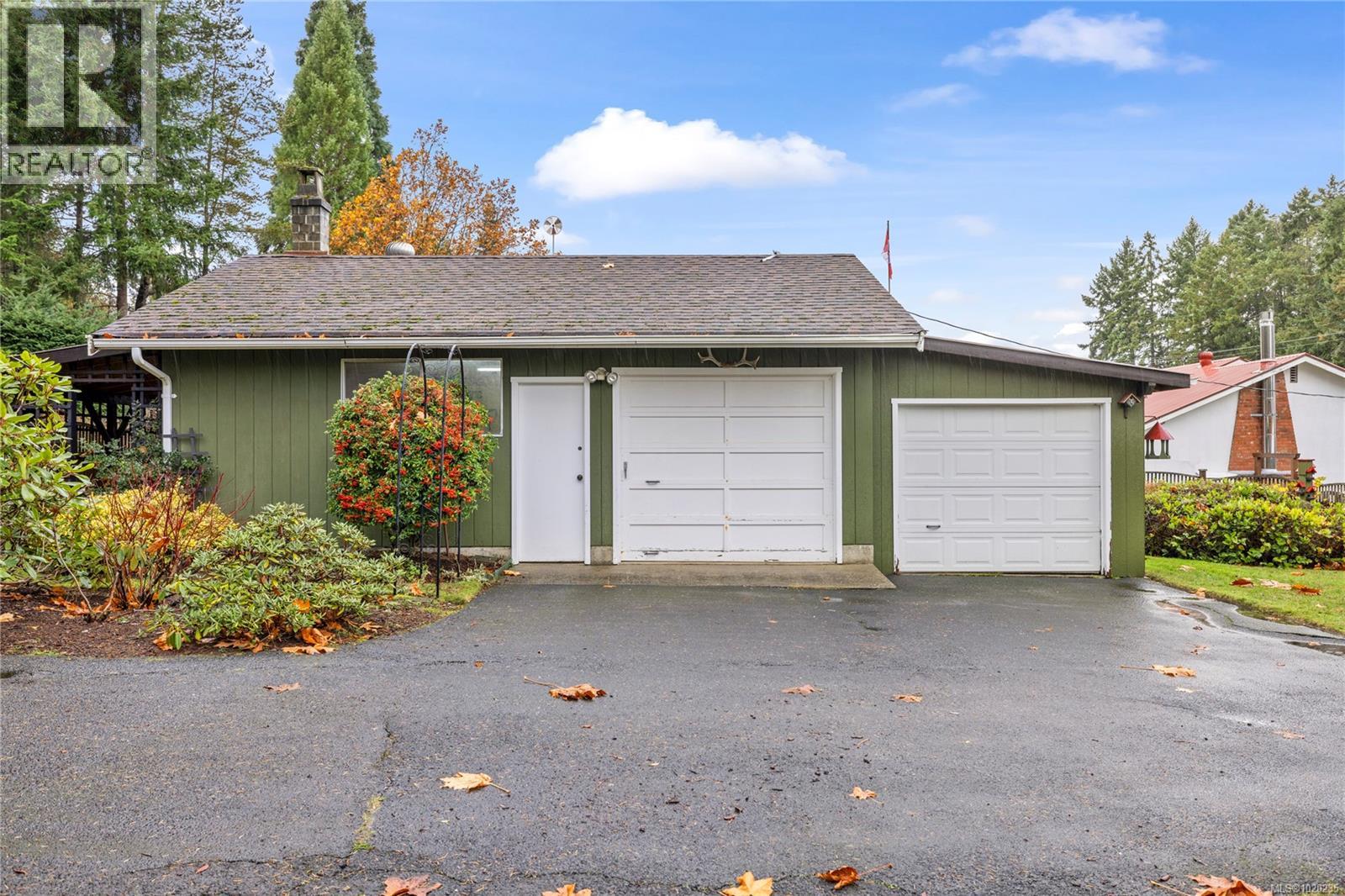 454 Crescent Rd W, Qualicum Beach