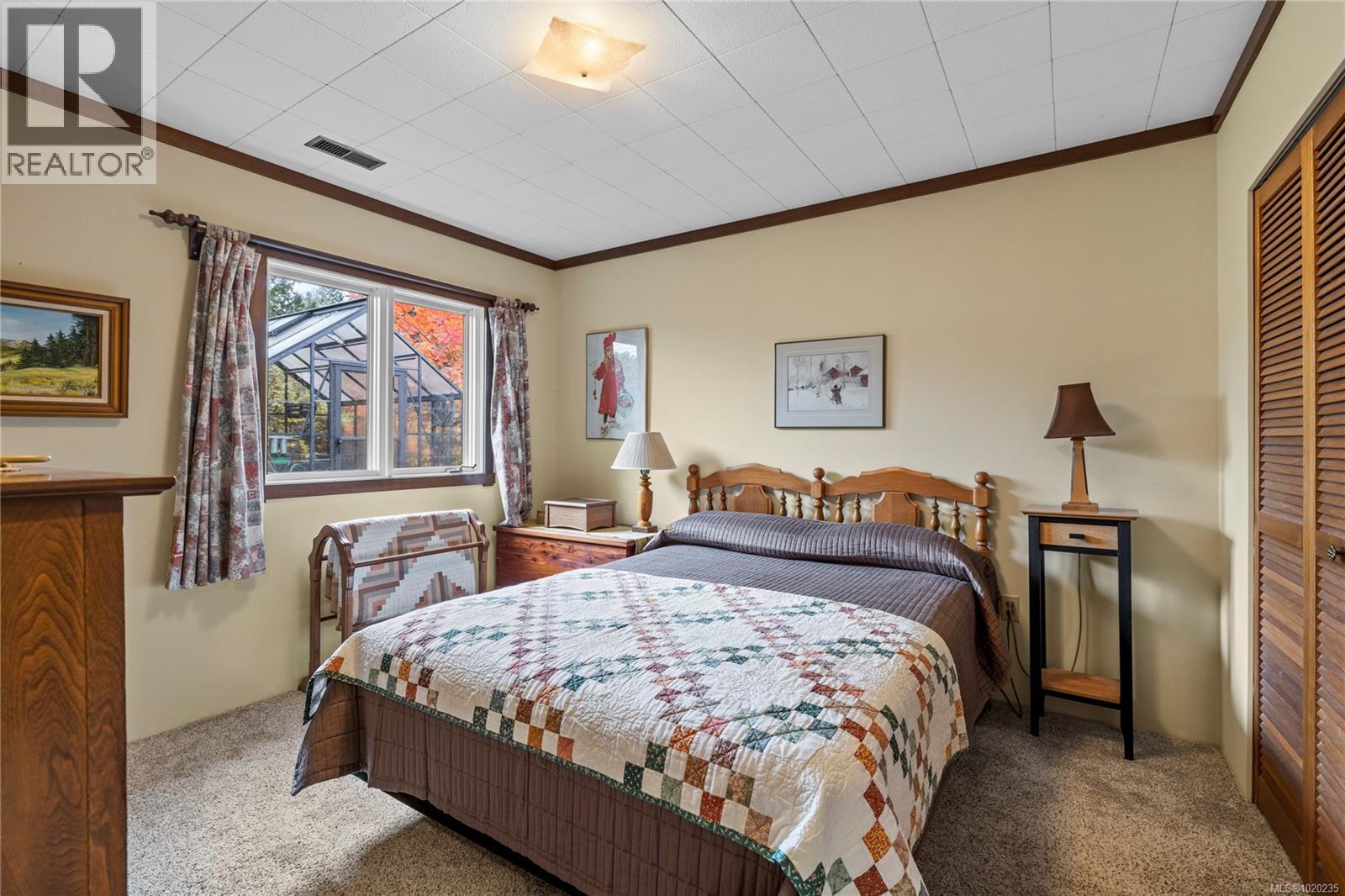 454 Crescent Rd W, Qualicum Beach