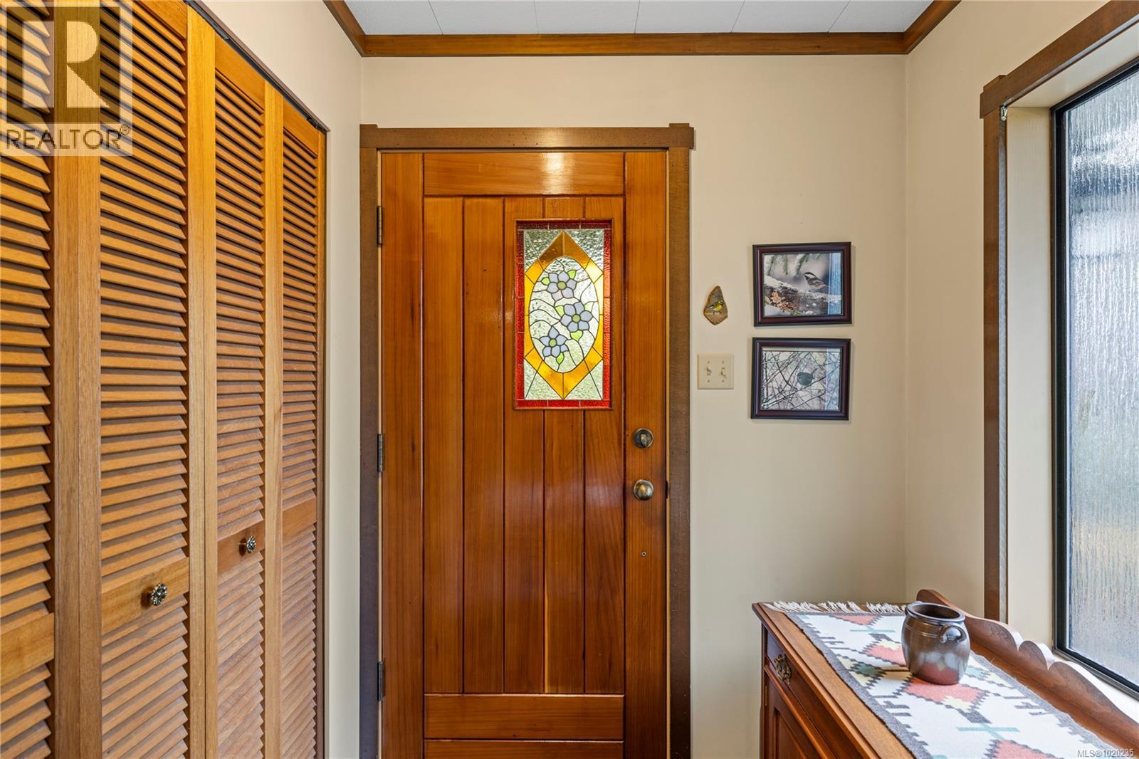 454 Crescent Rd W, Qualicum Beach