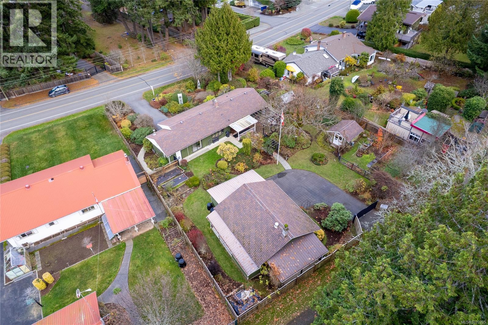 454 Crescent Rd W, Qualicum Beach