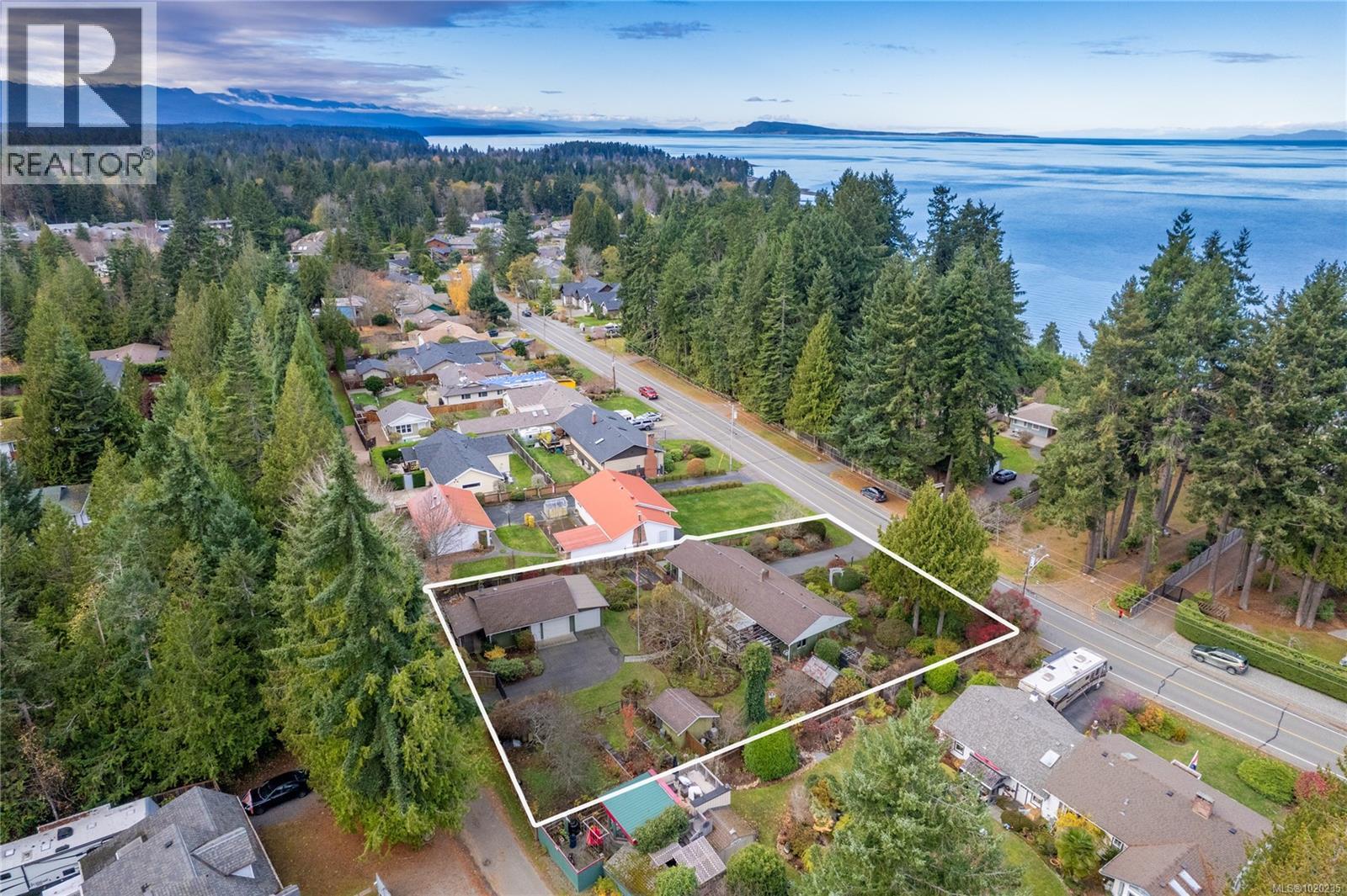 454 Crescent Rd W, Qualicum Beach