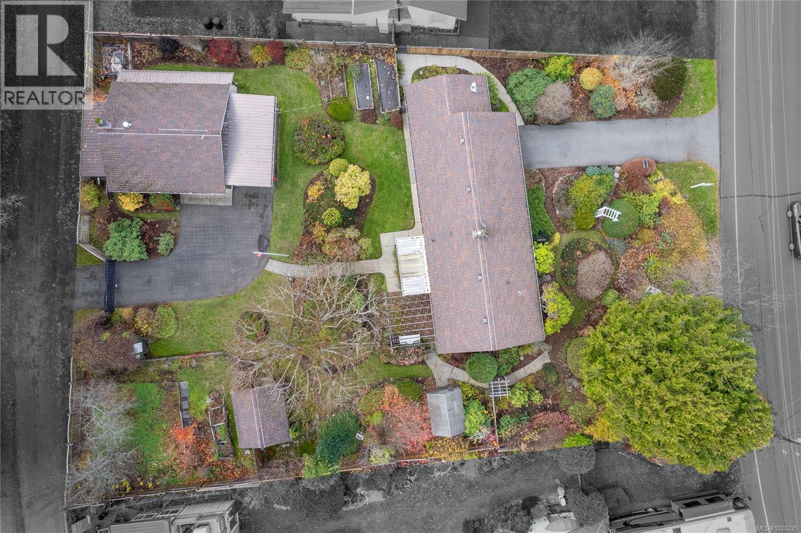 454 Crescent Rd W, Qualicum Beach