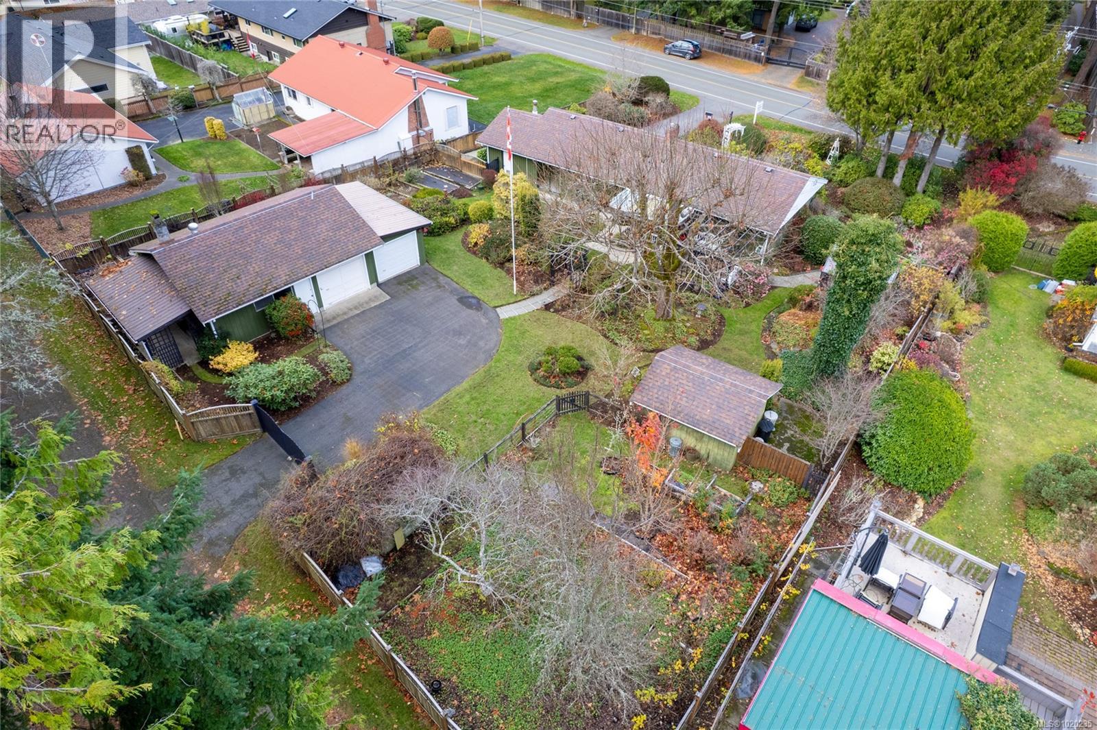 454 Crescent Rd W, Qualicum Beach