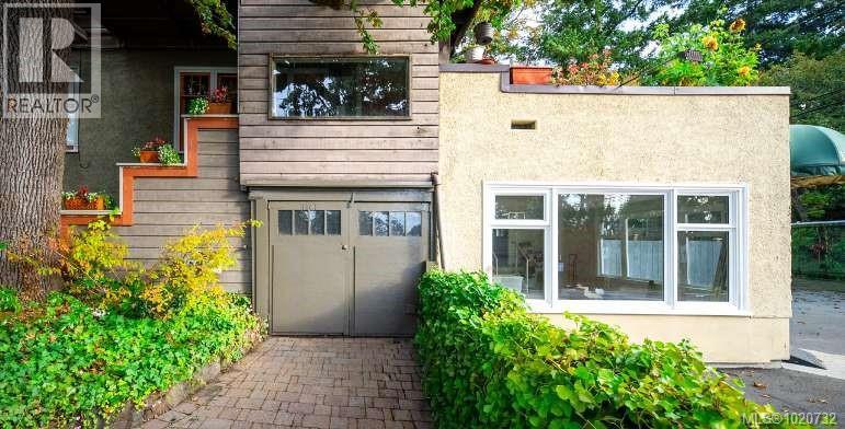 1168 Burnside Road West, Saanich