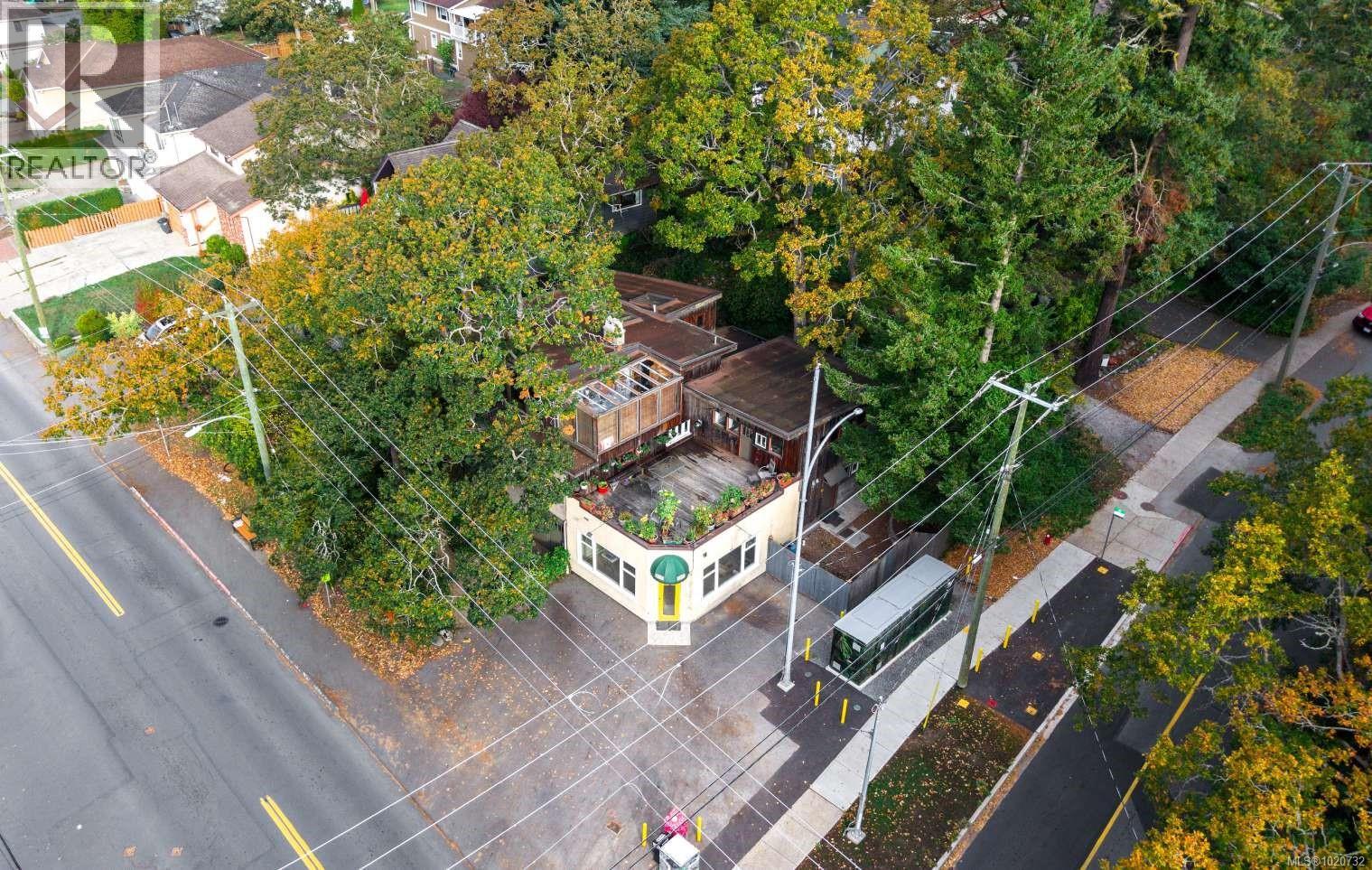  1168 Burnside Road West, Saanich