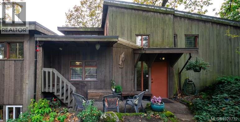  1168 Burnside Road West, Saanich