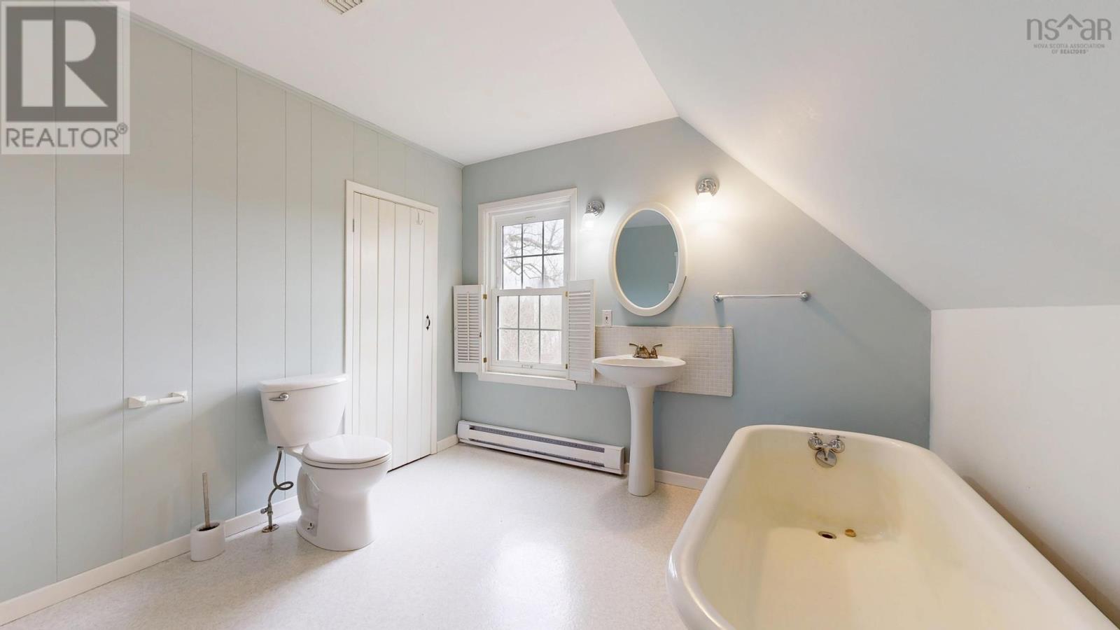 Property 31 of 47 of 1815 West Sable Road