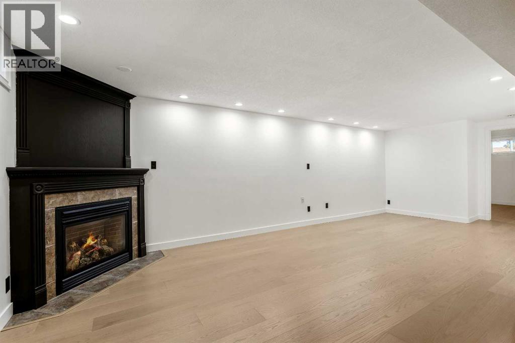 Single Family House Bungalow for Sale in   Avenue SW Glamorgan Calgary 