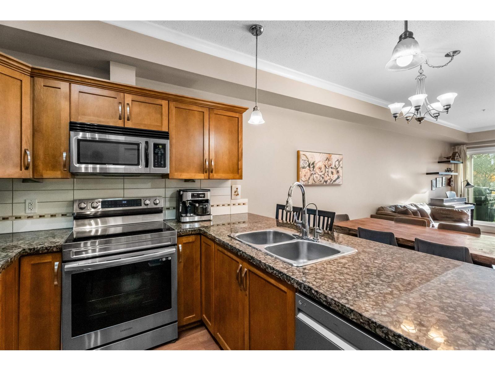 104 20286 53A AVENUE, Langley