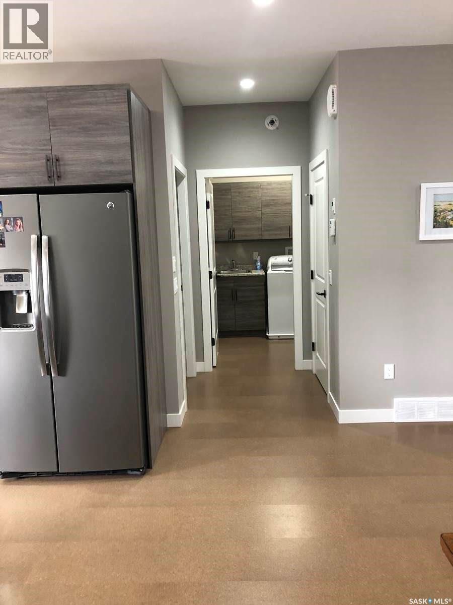 9 WARREN STREET S - 10