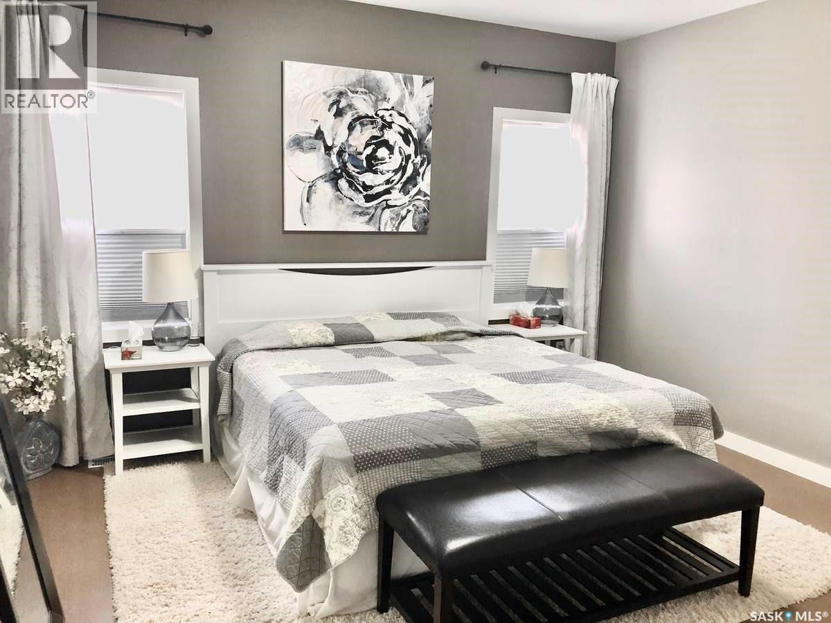 9 WARREN STREET S - 13