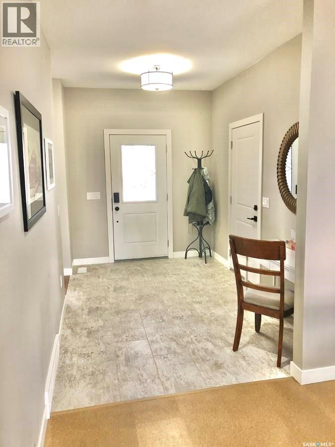 9 WARREN STREET S - 4