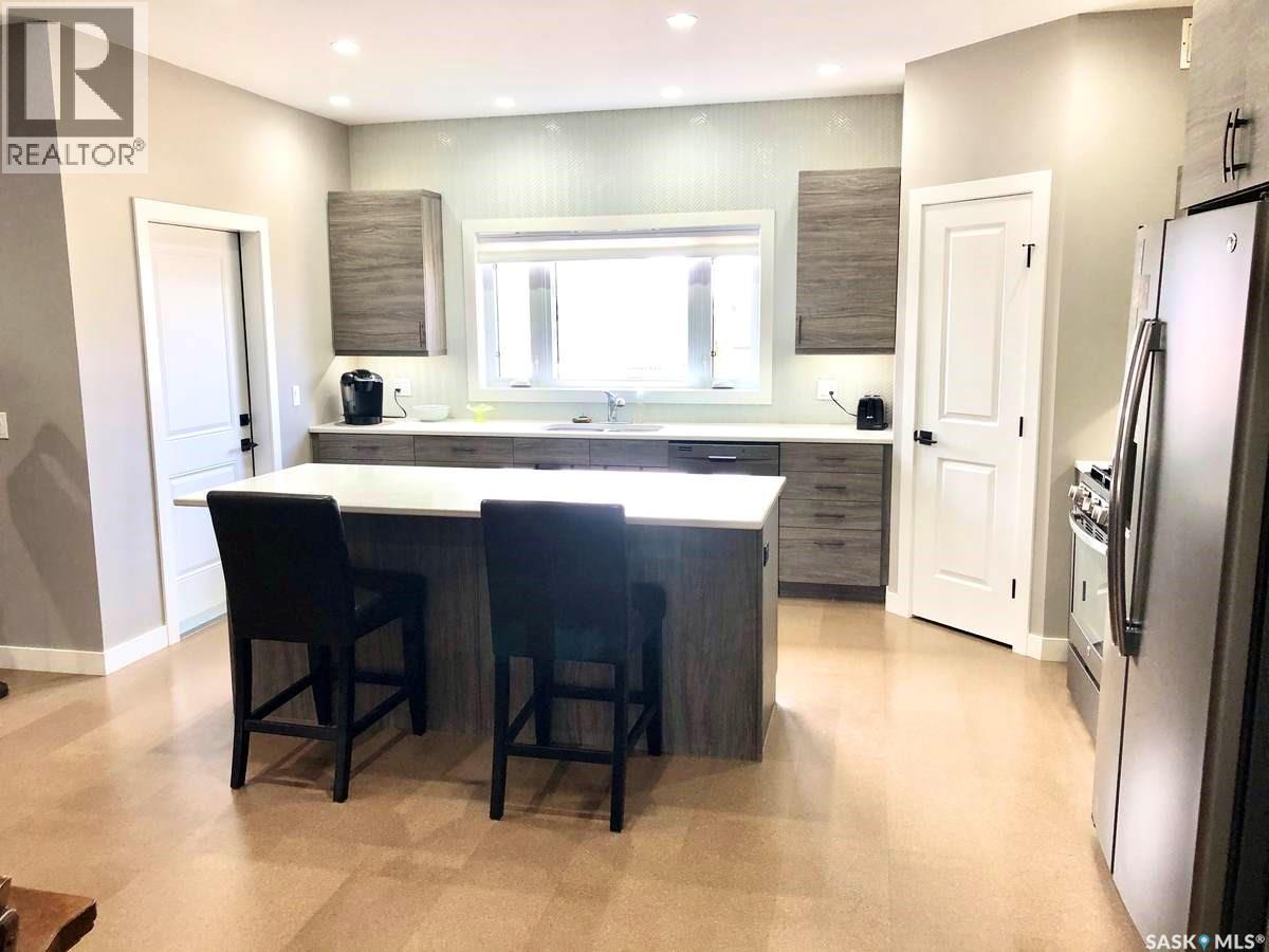 9 WARREN STREET S - 5