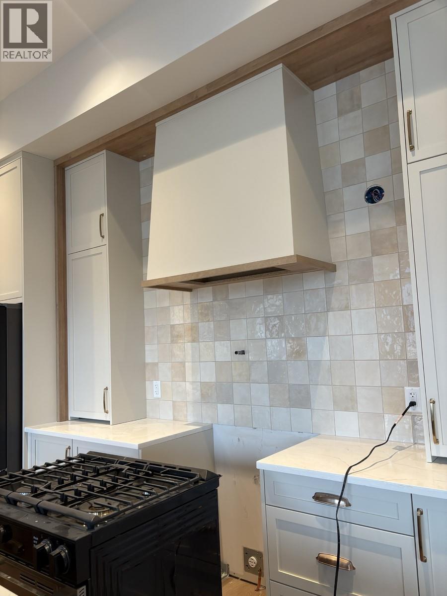  2066 Cortina Drive, Kelowna