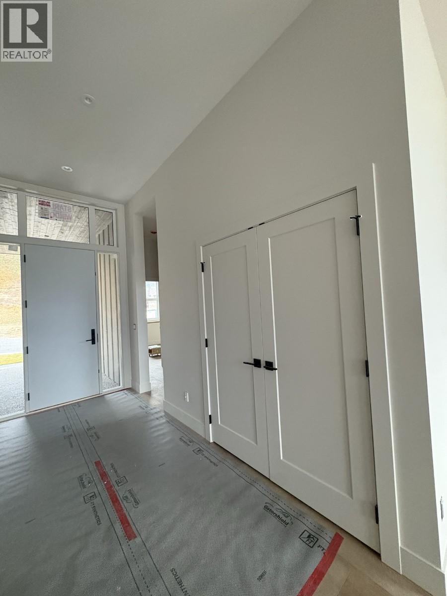  2066 Cortina Drive, Kelowna