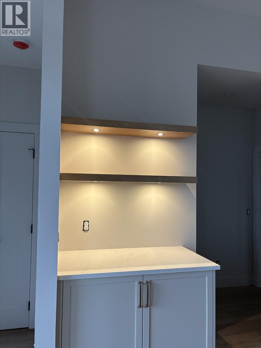  2066 Cortina Drive, Kelowna