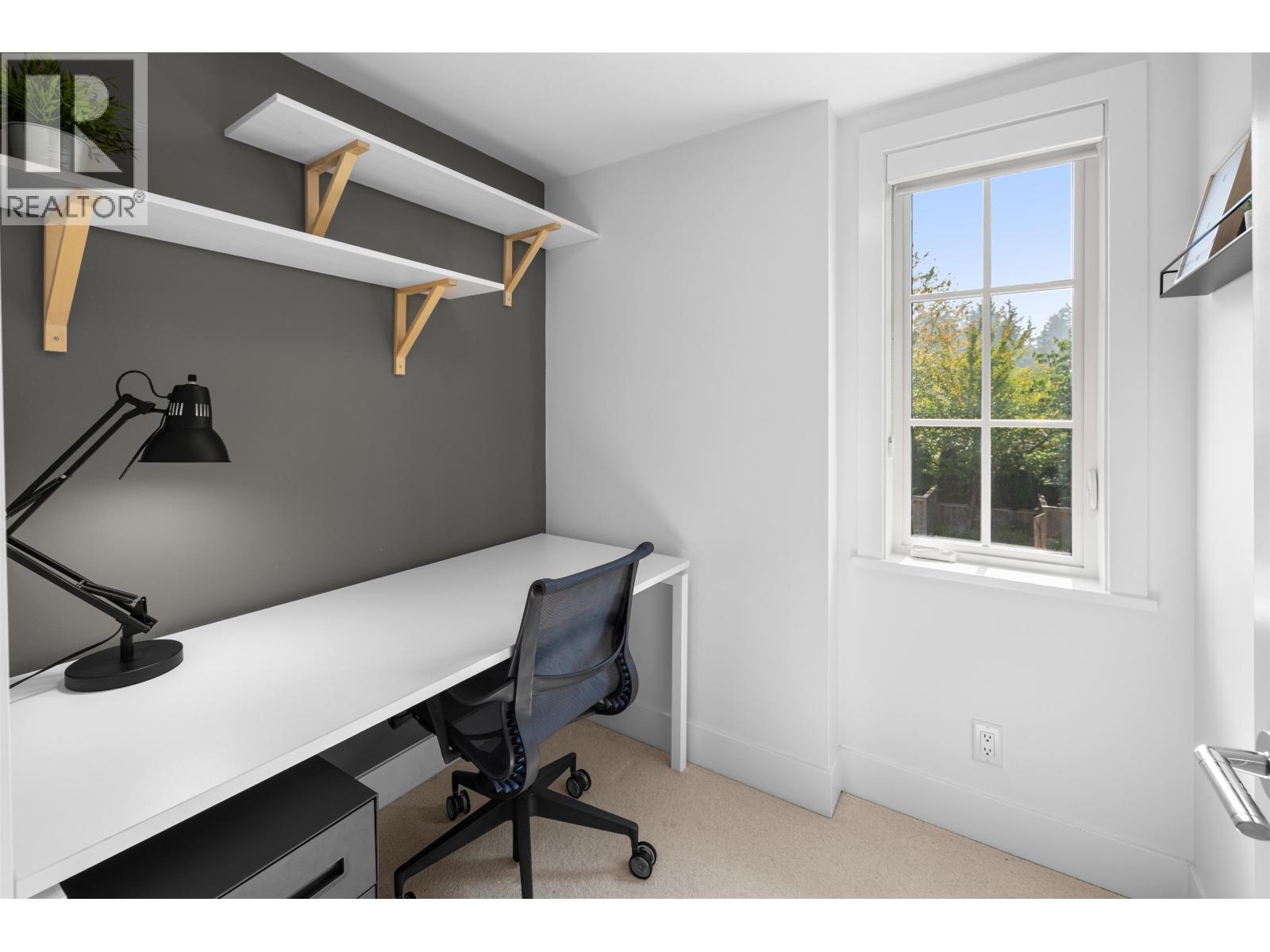 6 1133 RIDGEWOOD DRIVE, North Vancouver