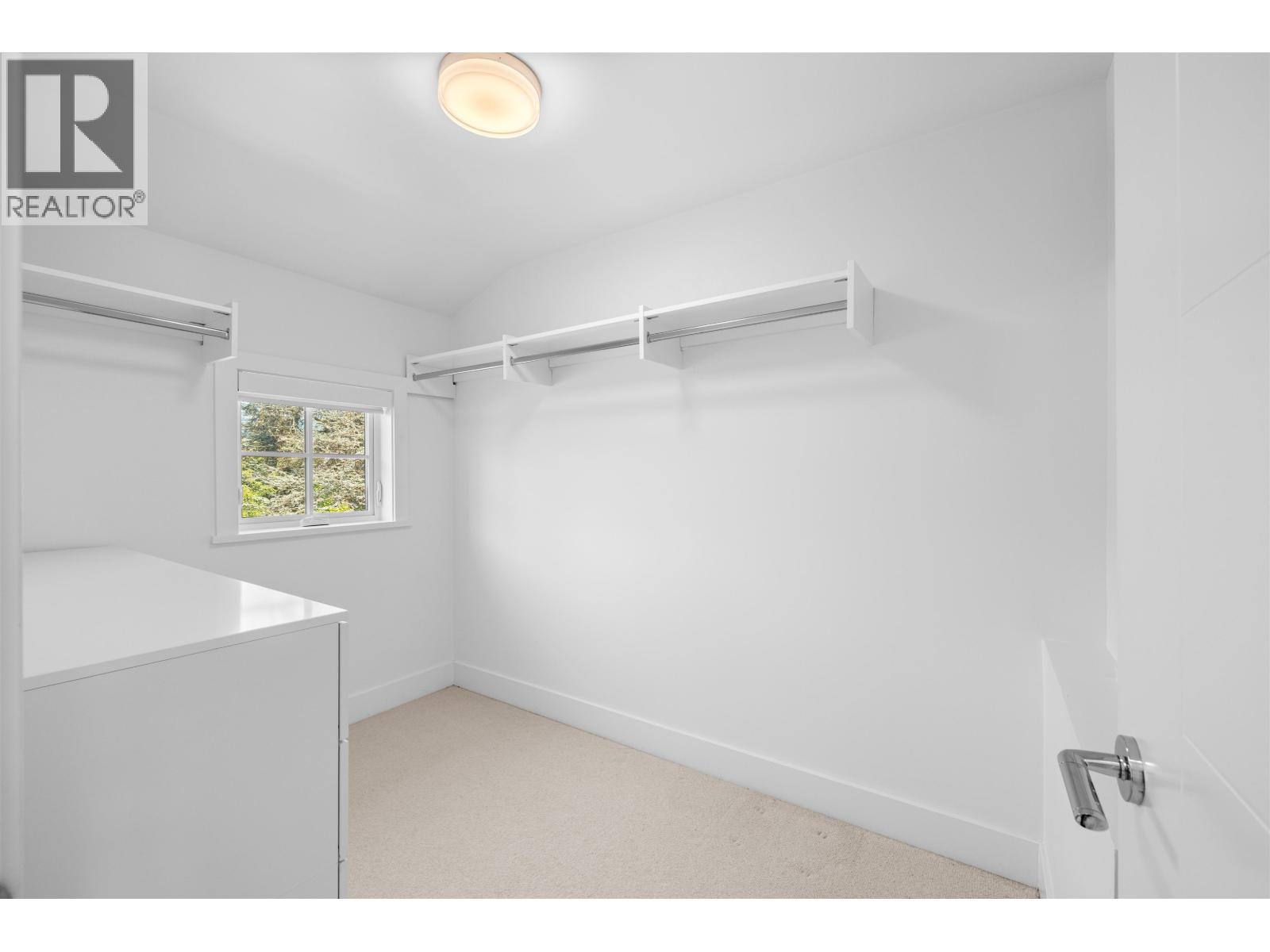 6 1133 RIDGEWOOD DRIVE, North Vancouver