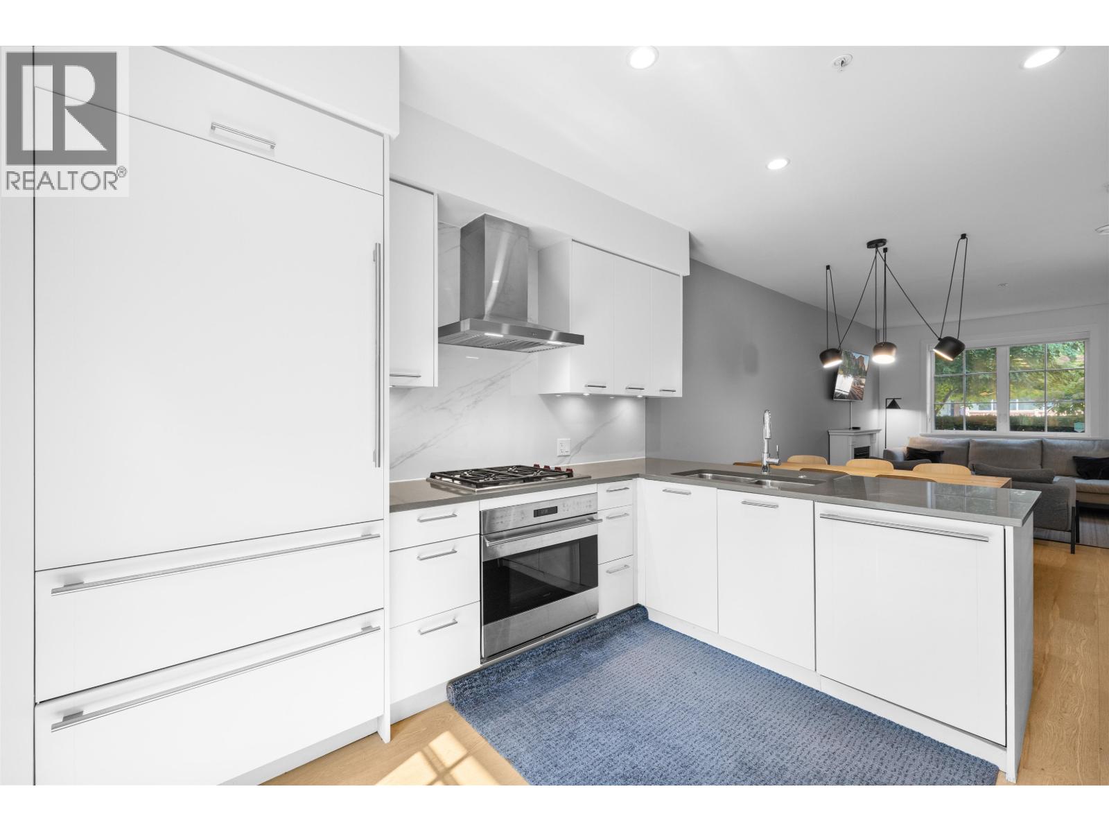 6 1133 RIDGEWOOD DRIVE, North Vancouver