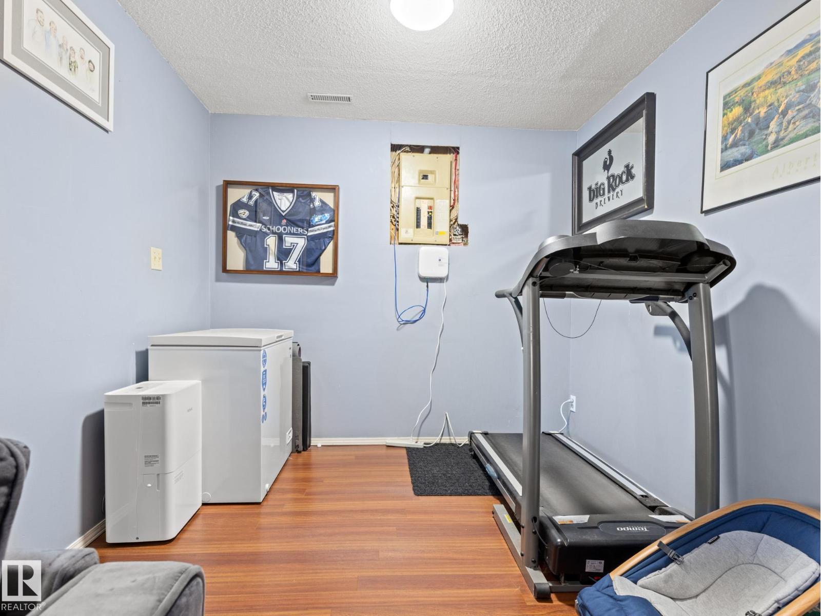 3607 44 AV NW, Edmonton