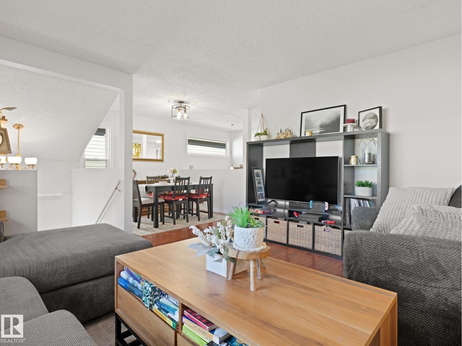 3607 44 AV NW, Edmonton