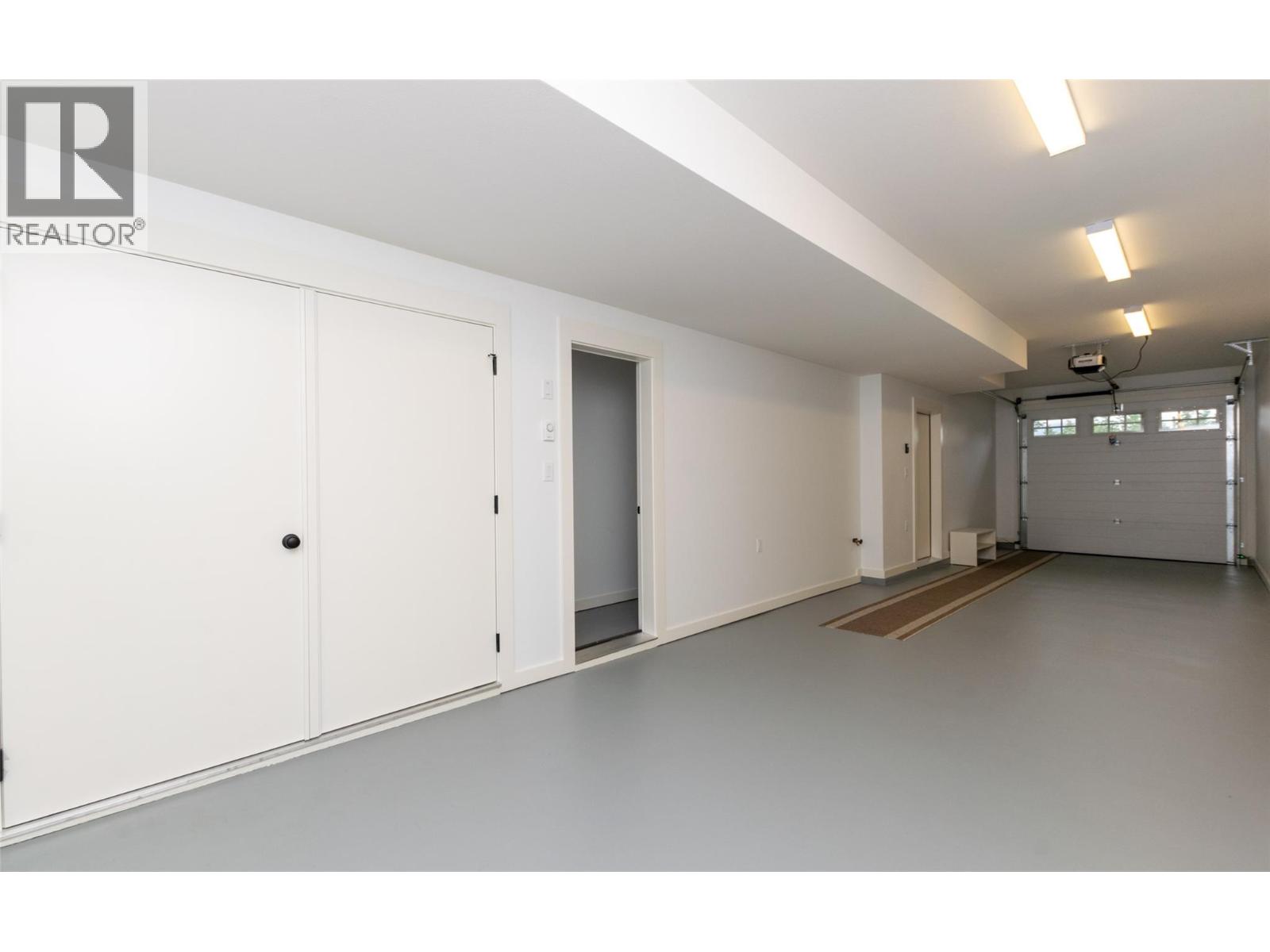 1 1910 11 Avenue Northeast, Salmon Arm