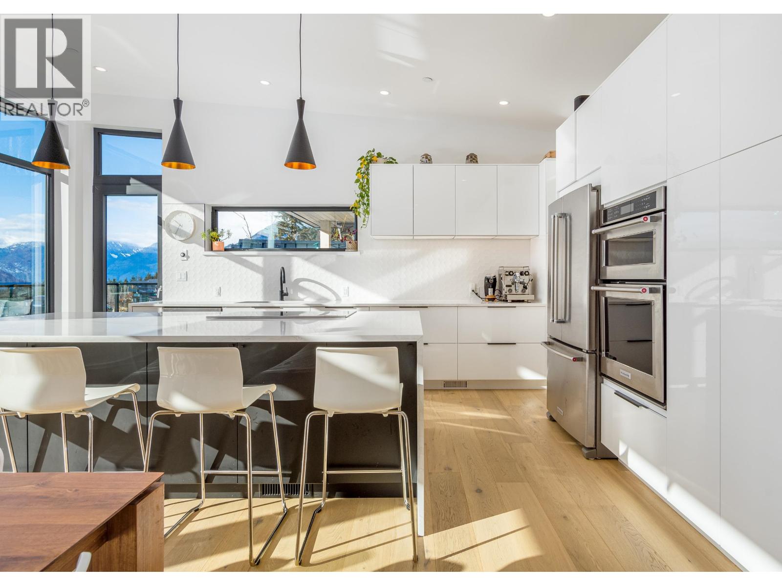 2193 CRUMPIT WOODS DRIVE, Squamish