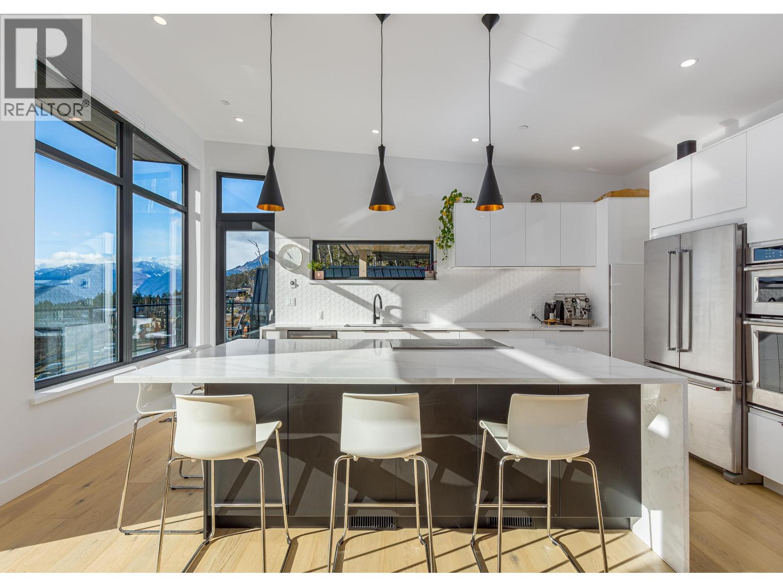 2193 CRUMPIT WOODS DRIVE, Squamish