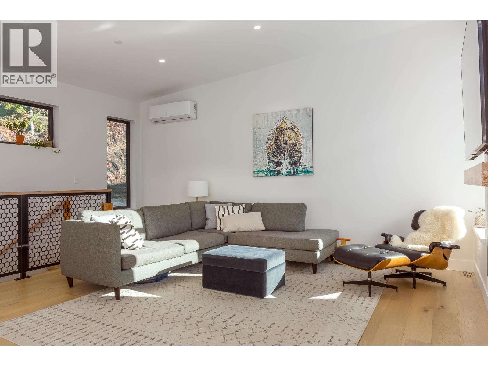 2193 CRUMPIT WOODS DRIVE, Squamish