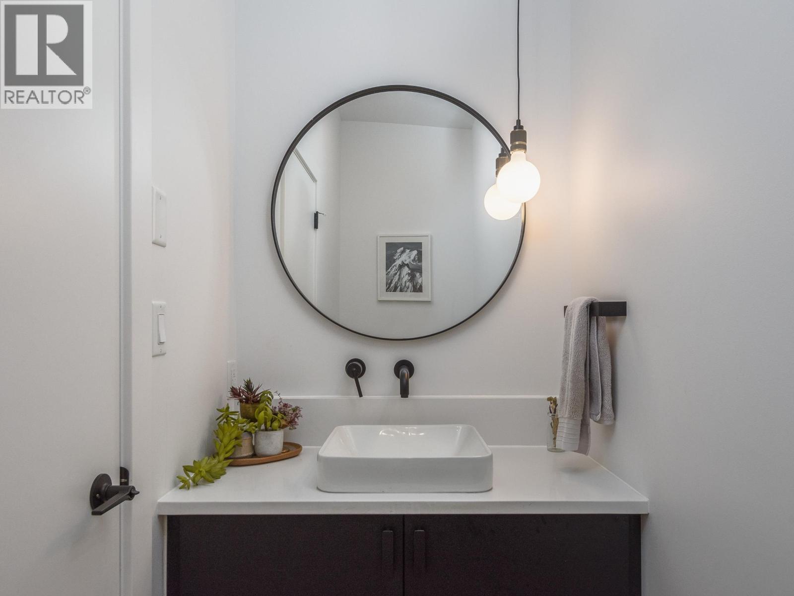 2193 CRUMPIT WOODS DRIVE, Squamish