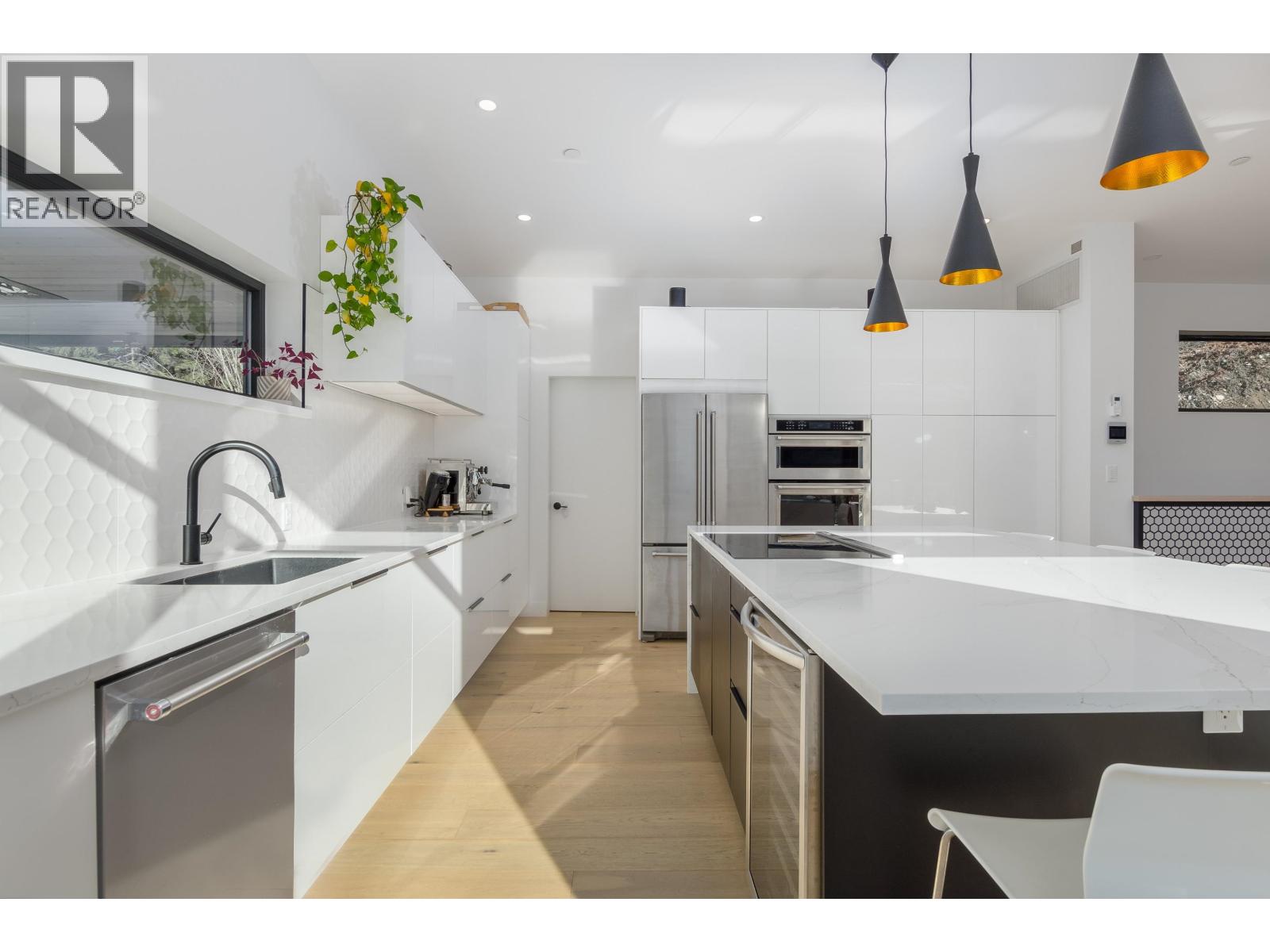 2193 CRUMPIT WOODS DRIVE, Squamish