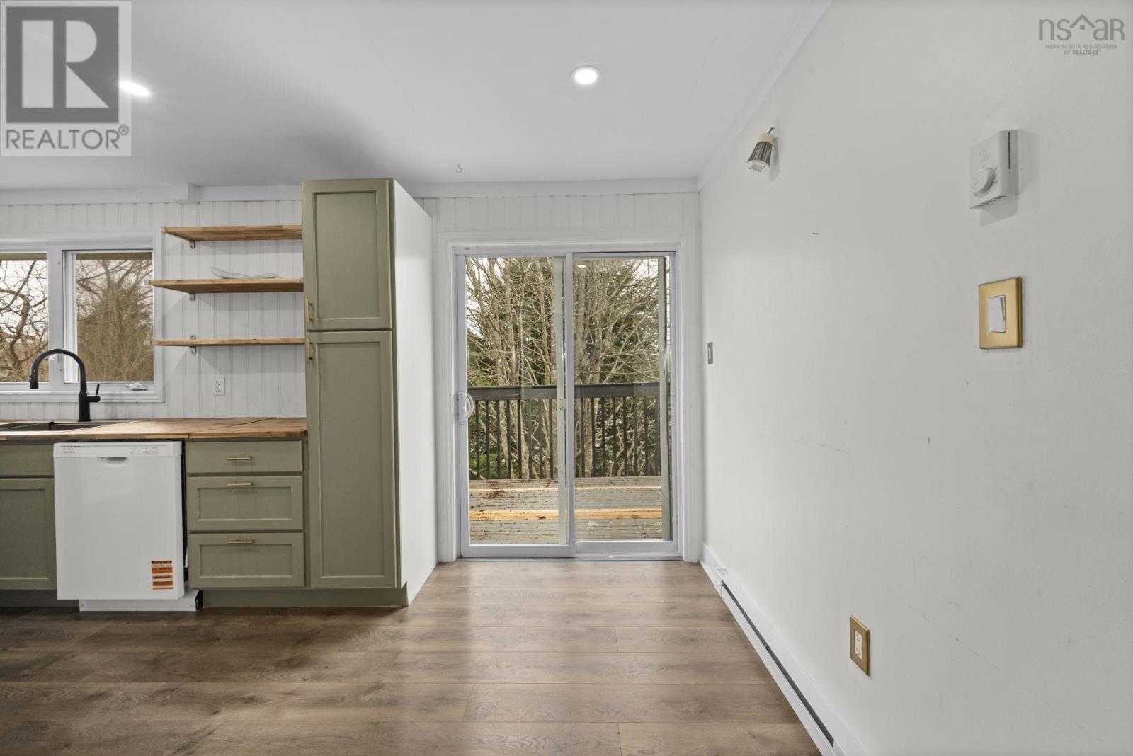 Property 16 of 49 of 687 Waverley Road