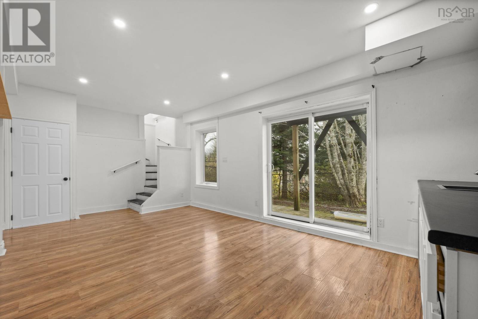 Property 27 of 49 of 687 Waverley Road