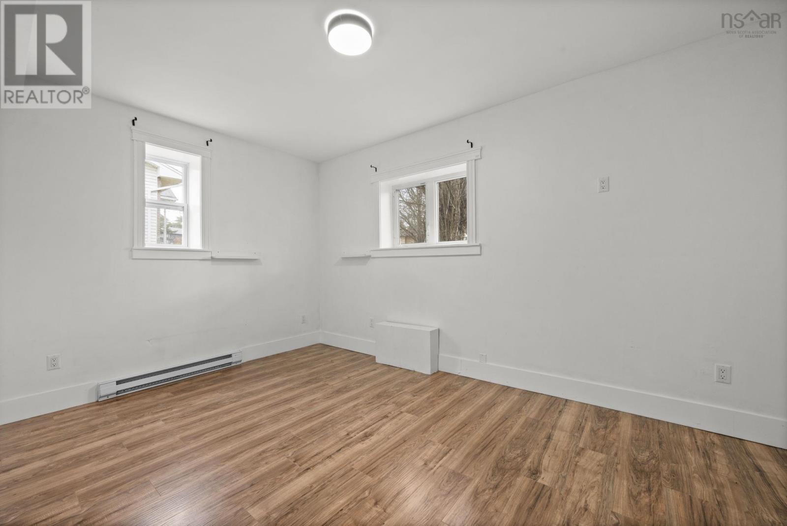 Property 28 of 49 of 687 Waverley Road