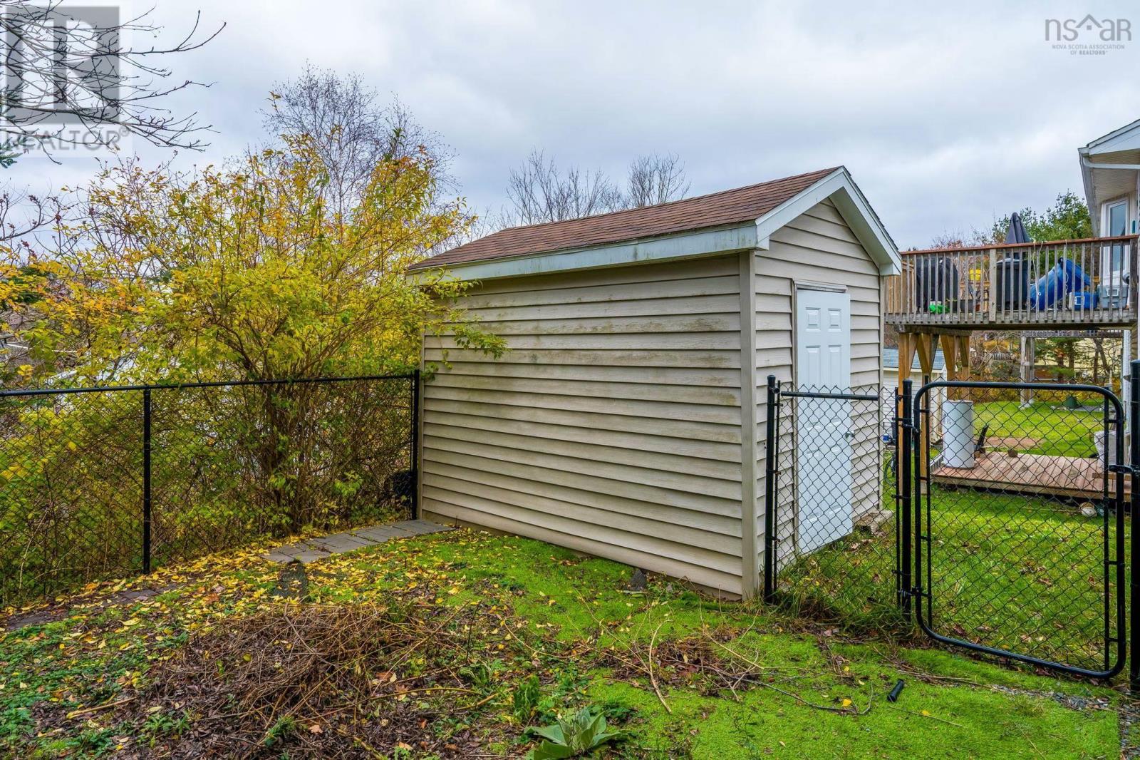 Property 38 of 49 of 687 Waverley Road