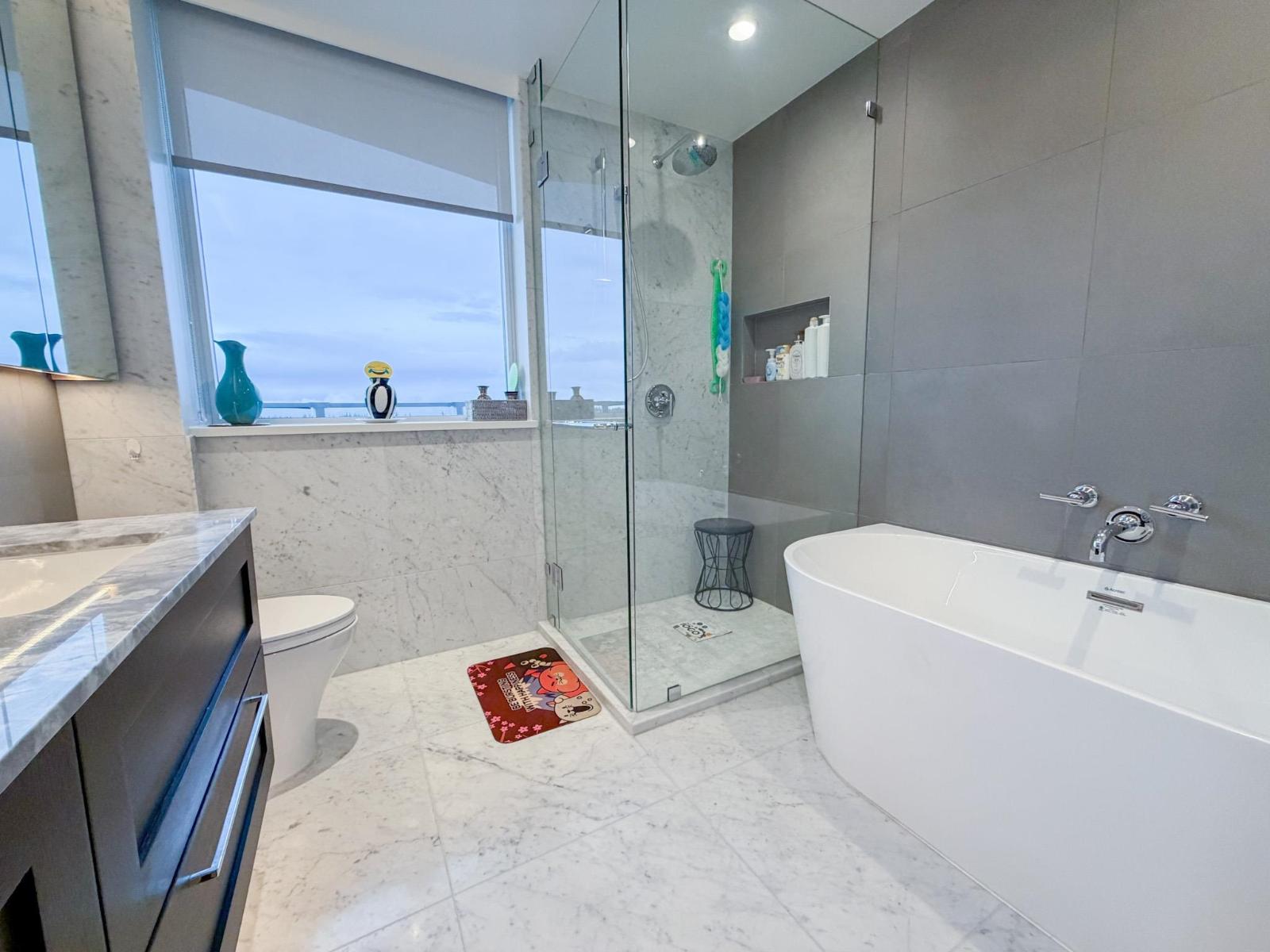 1503 1500 MARTIN STREET, White Rock