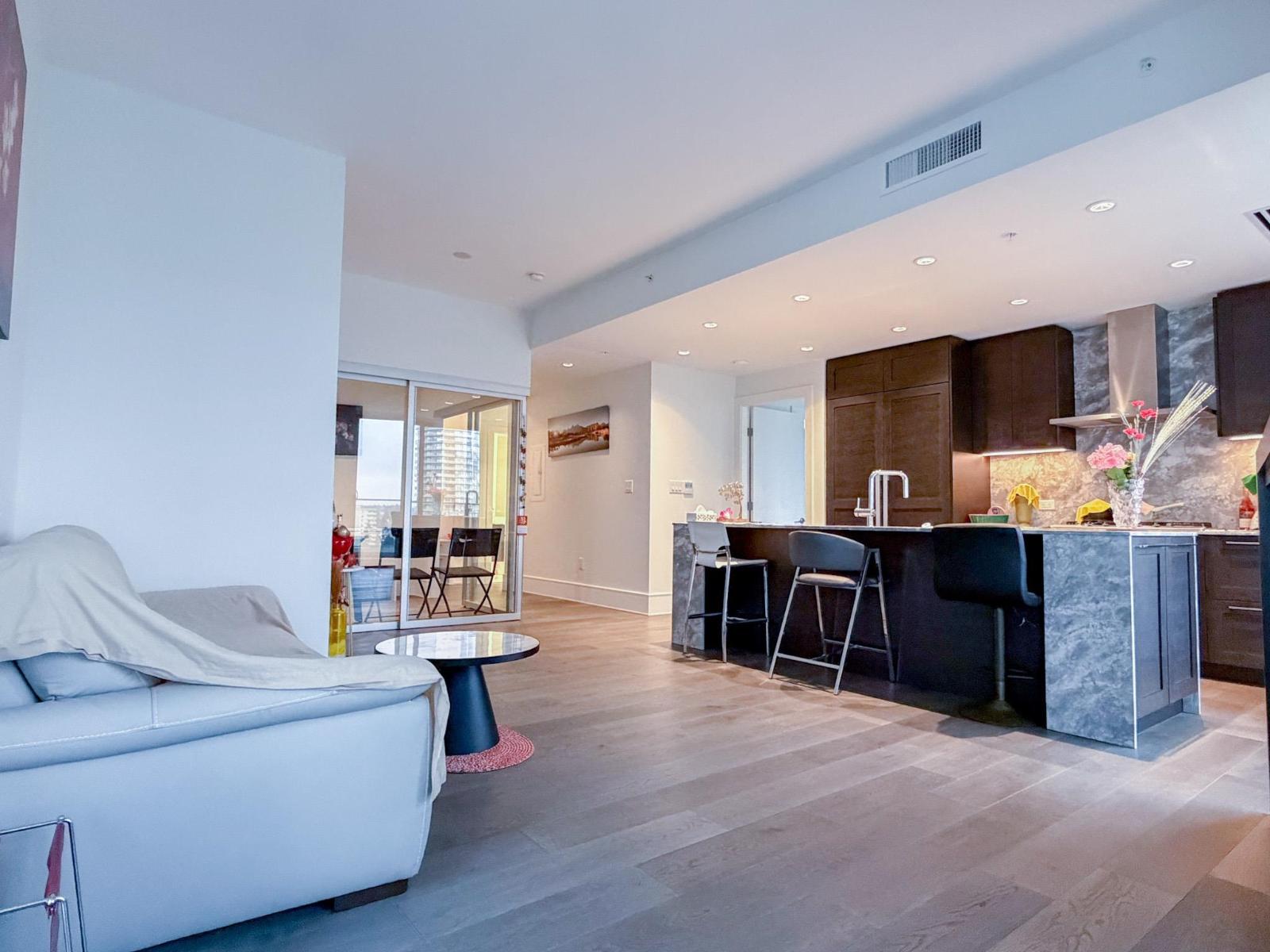 1503 1500 MARTIN STREET, White Rock