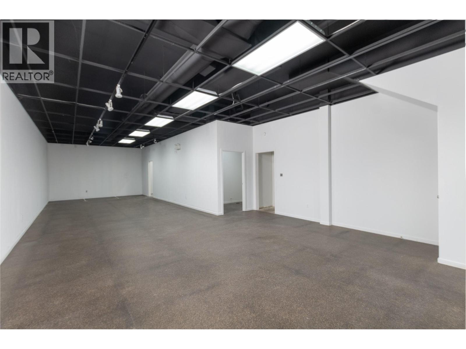  160 Lakeshore Drive Northeast, Salmon Arm