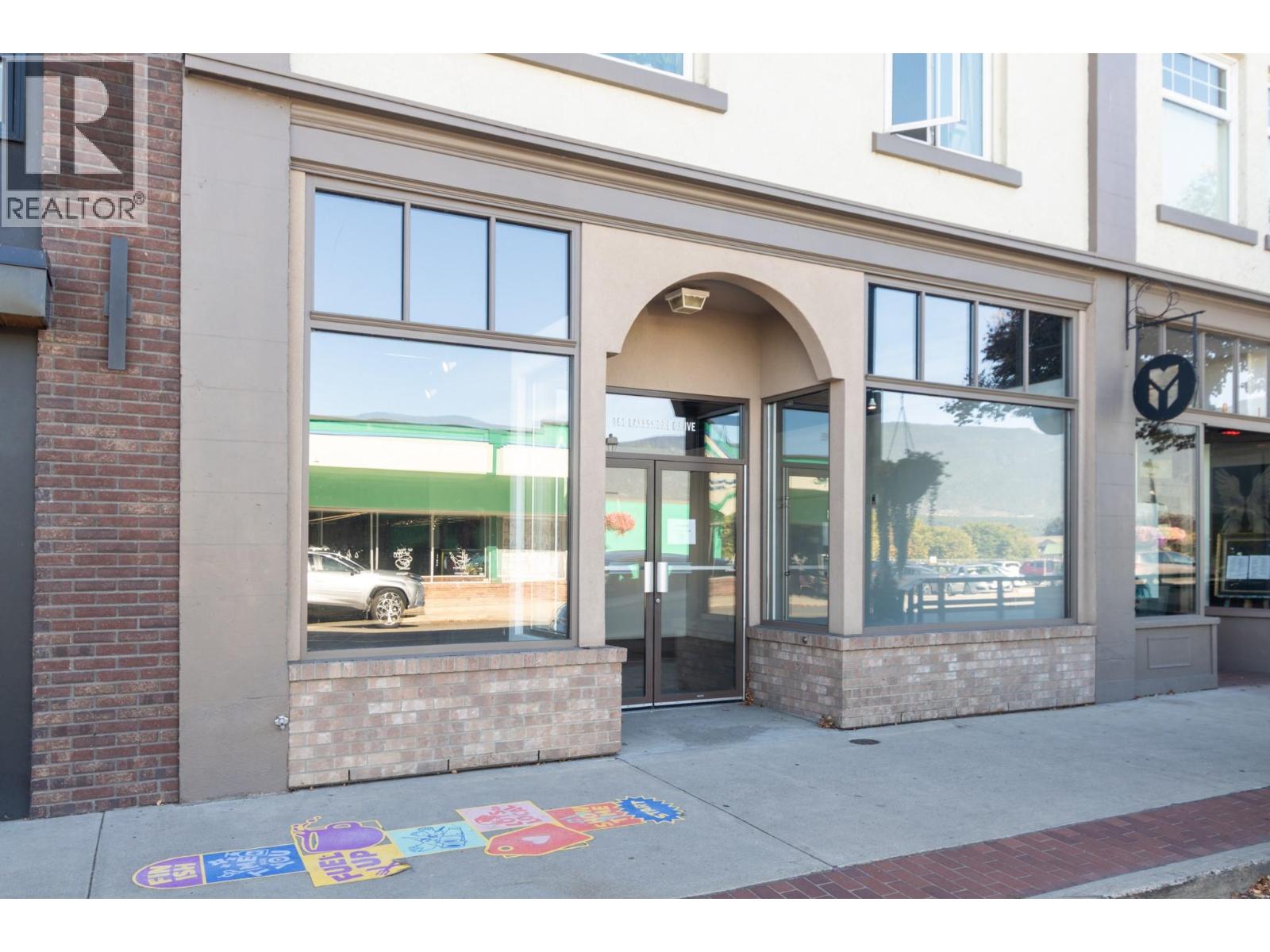  160 Lakeshore Drive Northeast, Salmon Arm