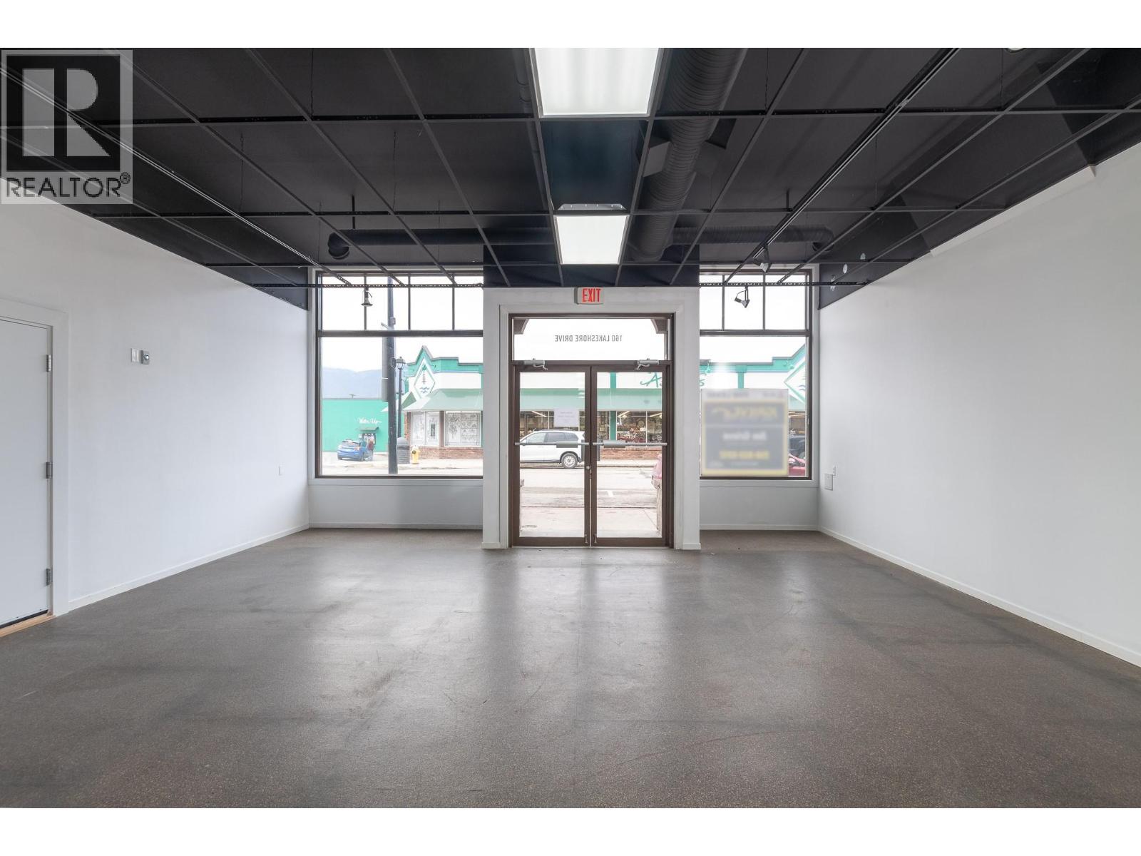  160 Lakeshore Drive Northeast, Salmon Arm