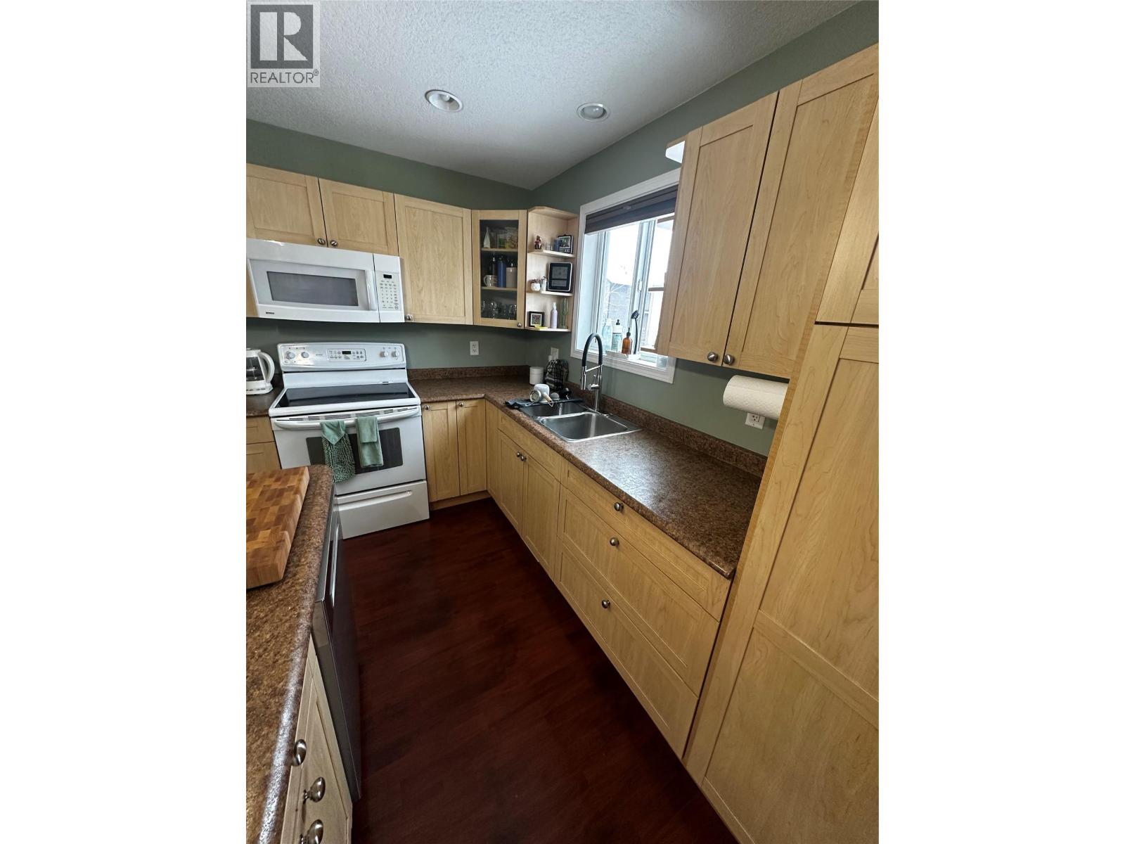 5213 40 ST NE Street, Chetwynd