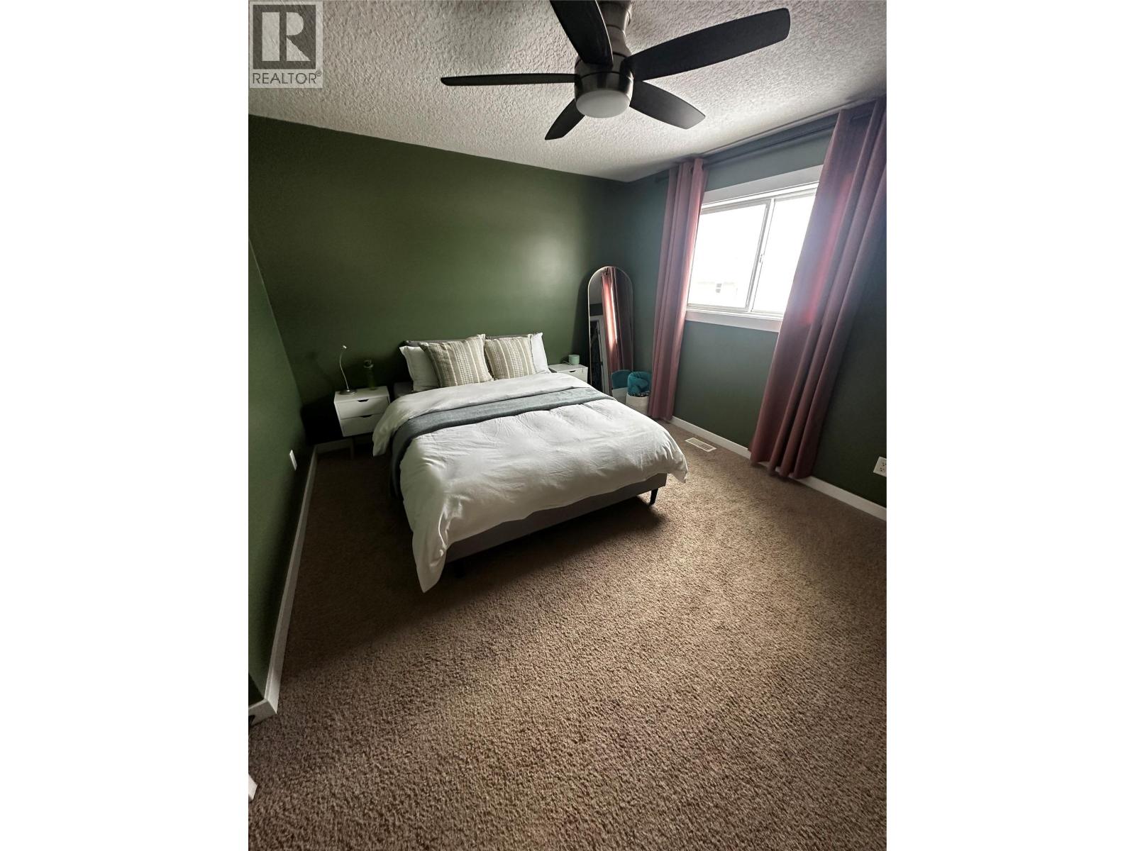 5213 40 ST NE Street, Chetwynd