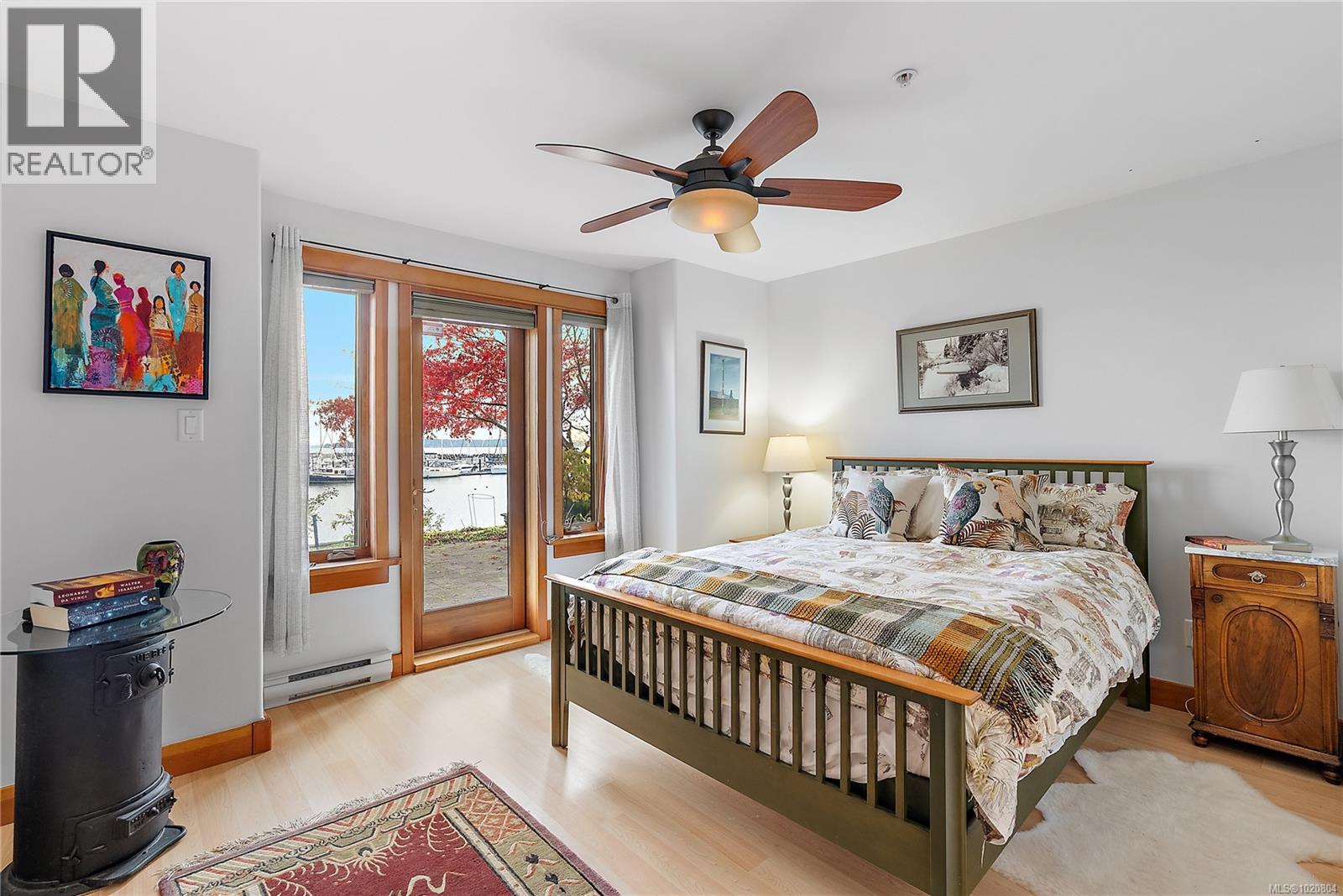 101 9949 Third Street, Sidney