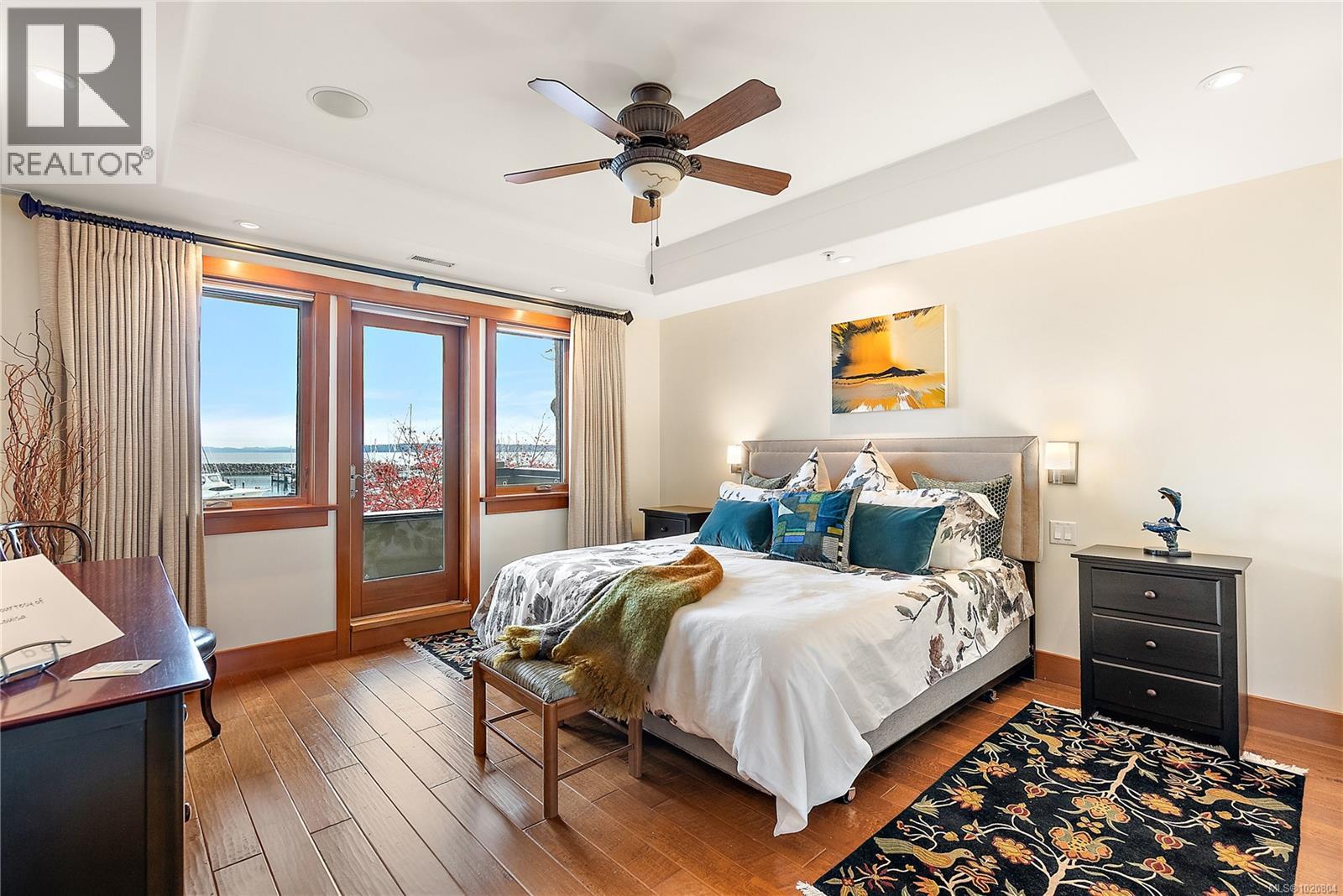 101 9949 Third Street, Sidney