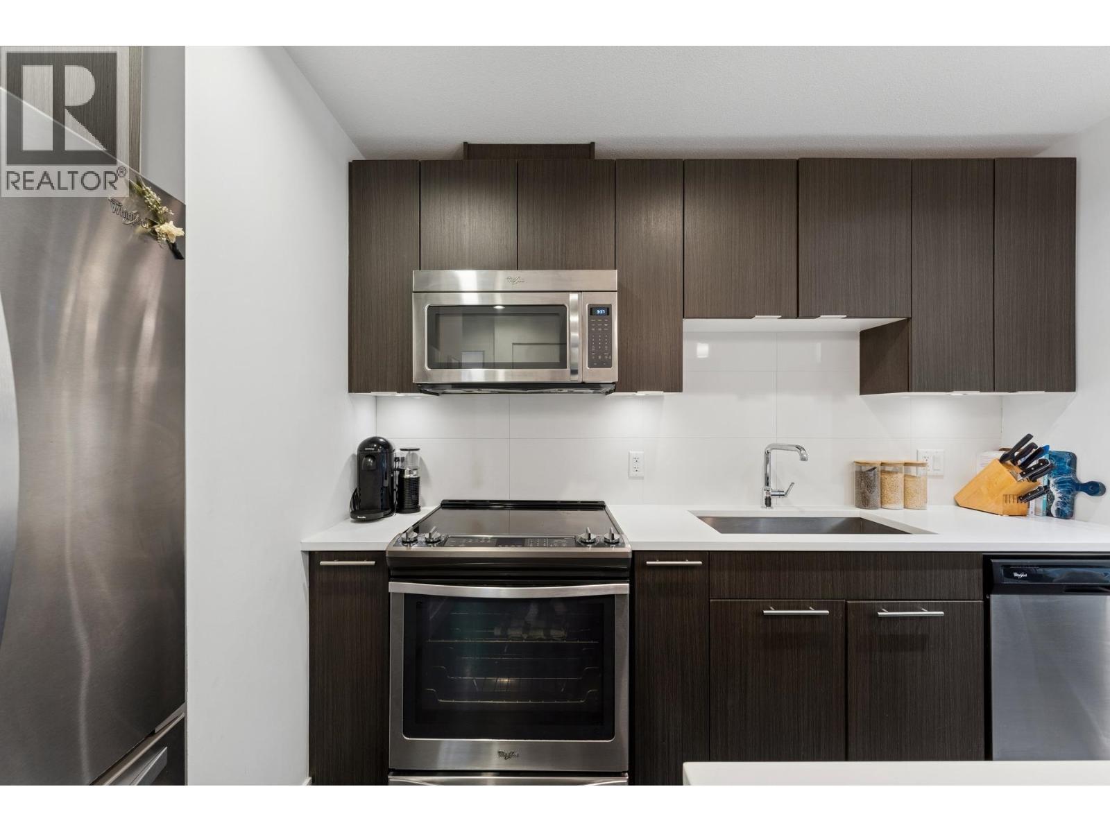 123 723 W 3RD STREET, North Vancouver