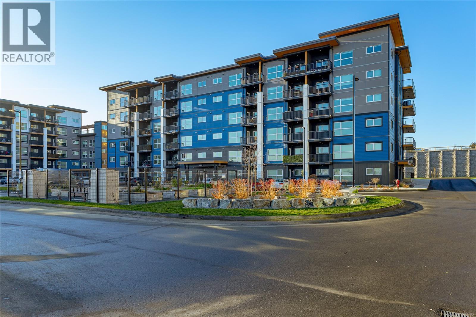 606 2465 Gateway Rd, Langford