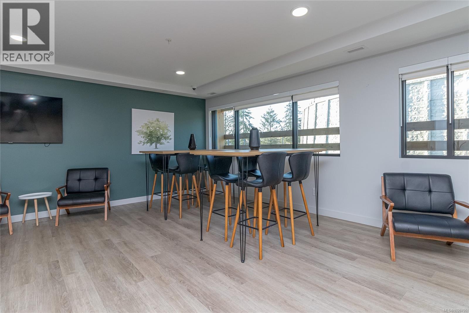 606 2465 Gateway Rd, Langford