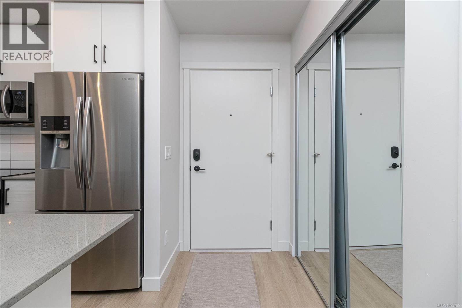 606 2465 Gateway Rd, Langford