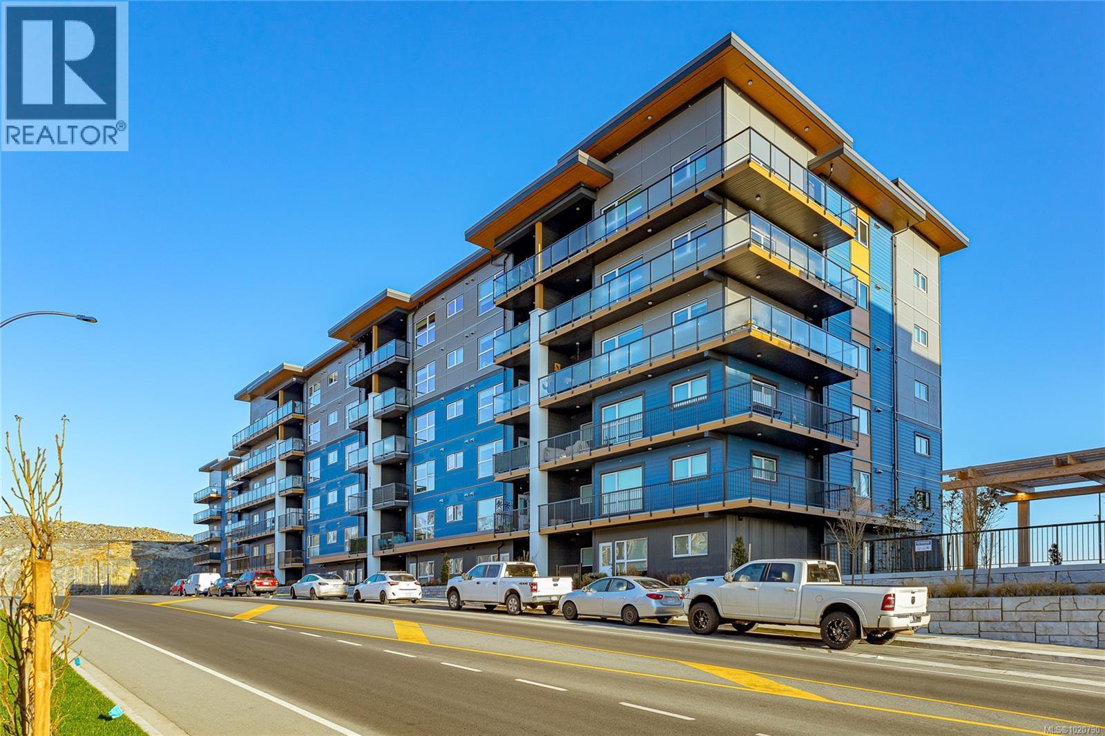 606 2465 Gateway Rd, Langford